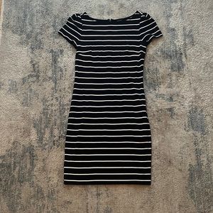 Ann Taylor puff sleeve ponte knit dress